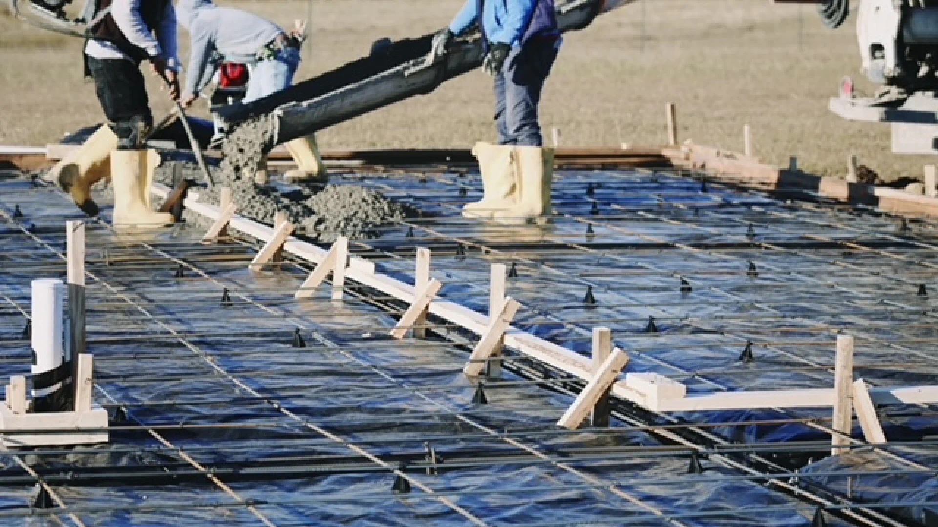 cement foundation pouring